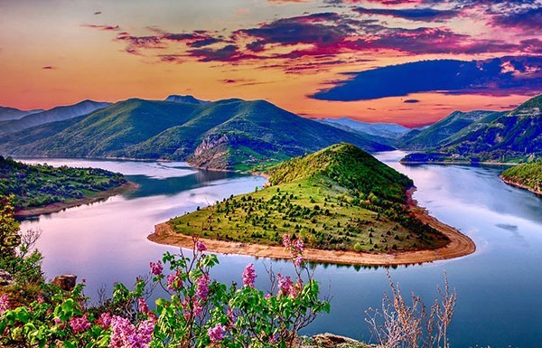 دلکش جهان زیبا