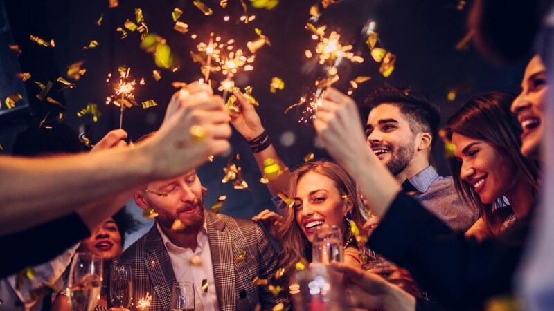 نوش آفرین مهمونی