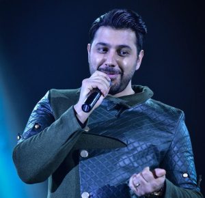 دانلود آهنگ احسان خواجه امیری صحنه احسان خواجه امیری صحنه