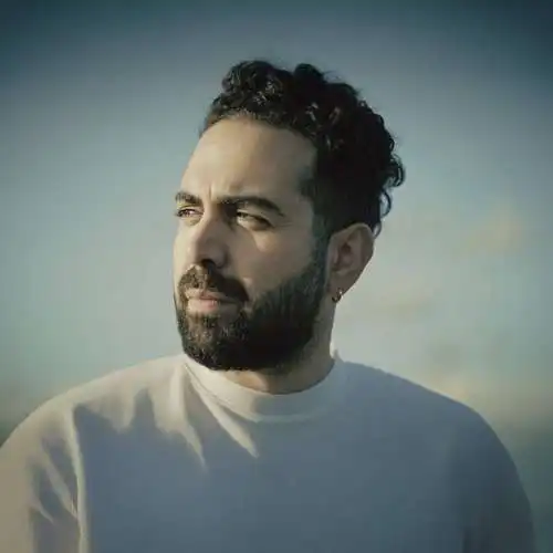 بهرام آغوش